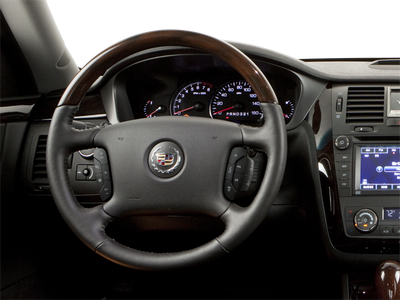 Cadillac DTS Base de 2011