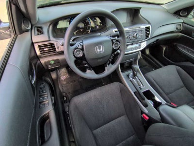 Honda Accord Hybrid de 4 puertas, berlina, 2015