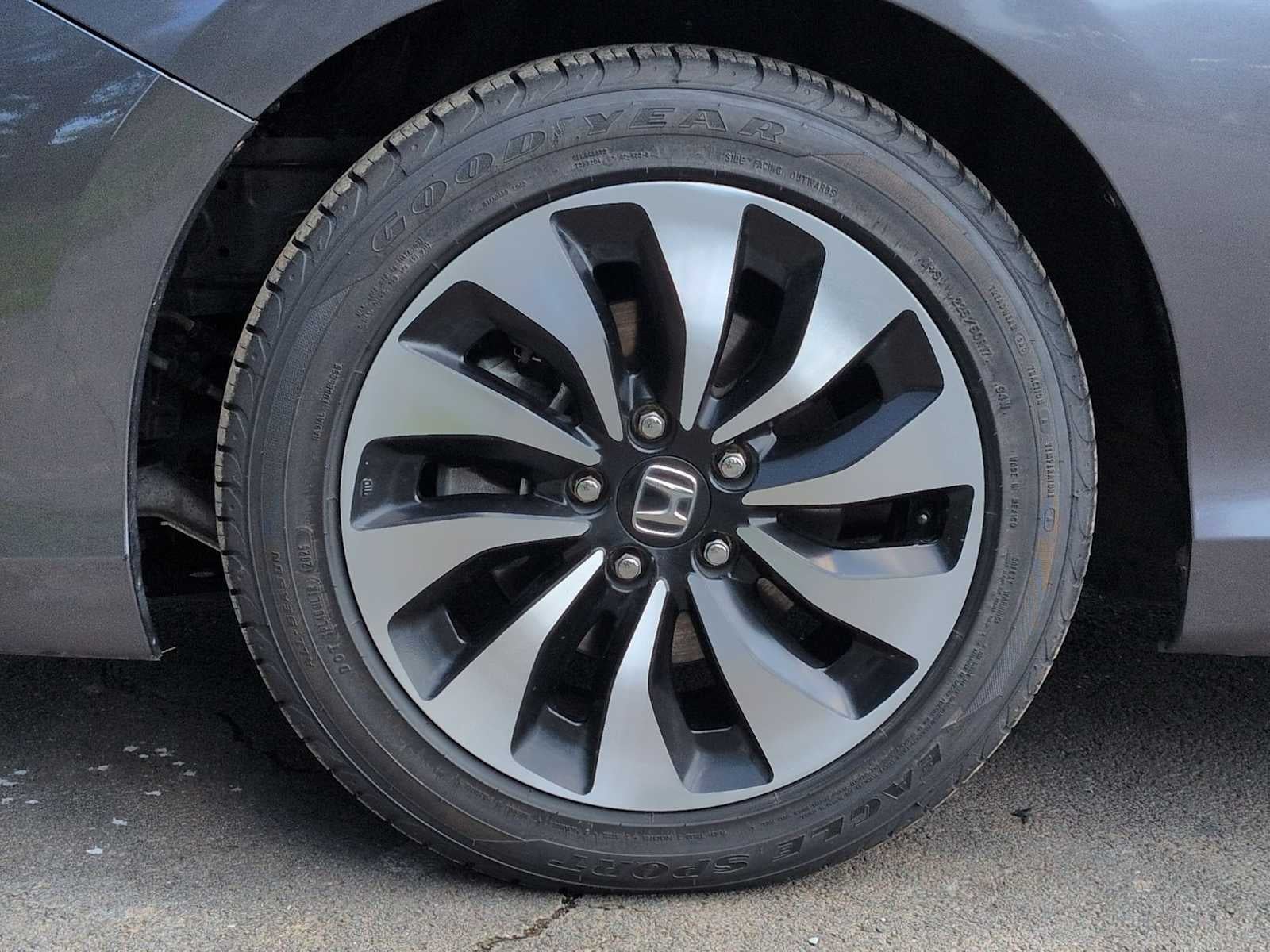 Honda Accord Hybrid de 4 puertas, berlina, 2015