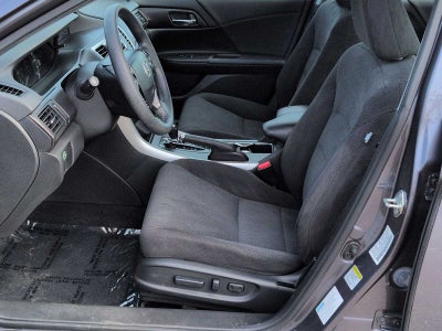 Honda Accord Hybrid de 4 puertas, berlina, 2015