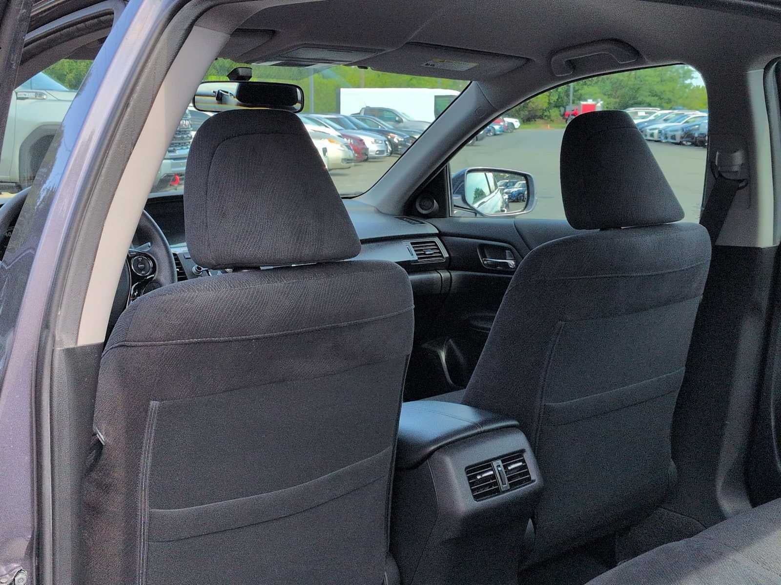 Honda Accord Hybrid de 4 puertas, berlina, 2015