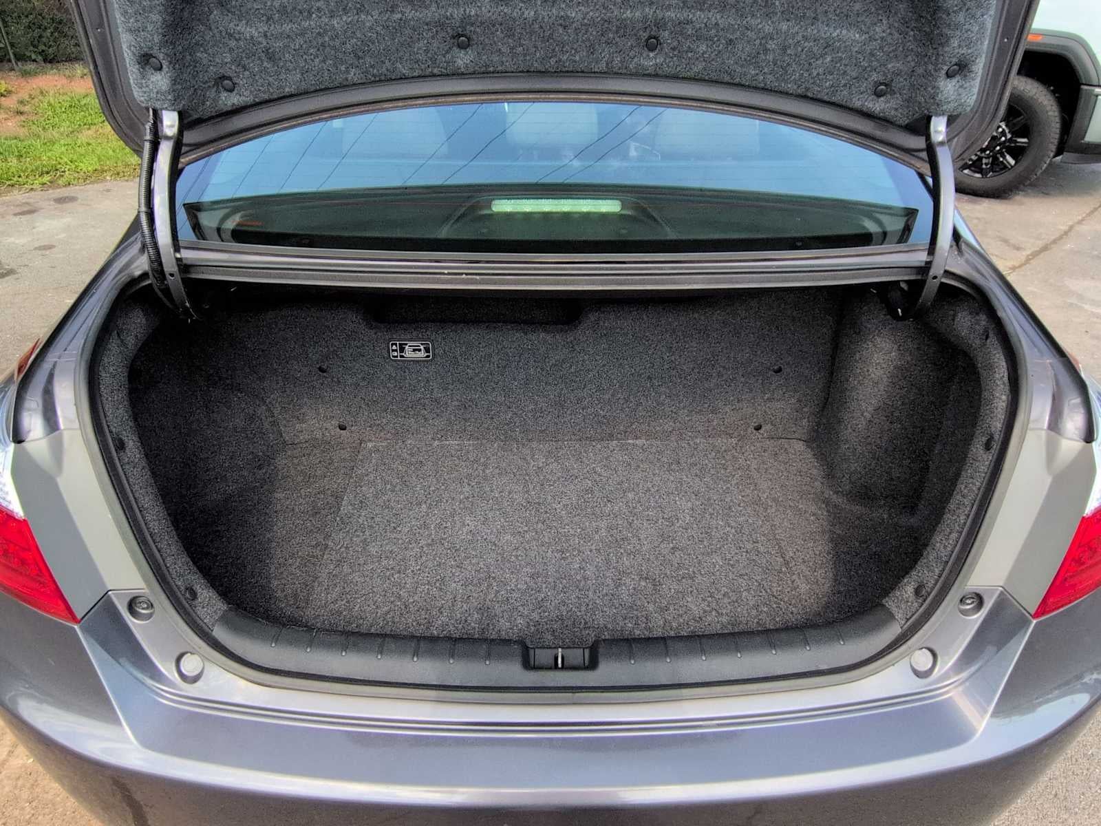 Honda Accord Hybrid de 4 puertas, berlina, 2015