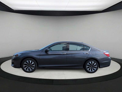 Honda Accord Hybrid de 4 puertas, berlina, 2015