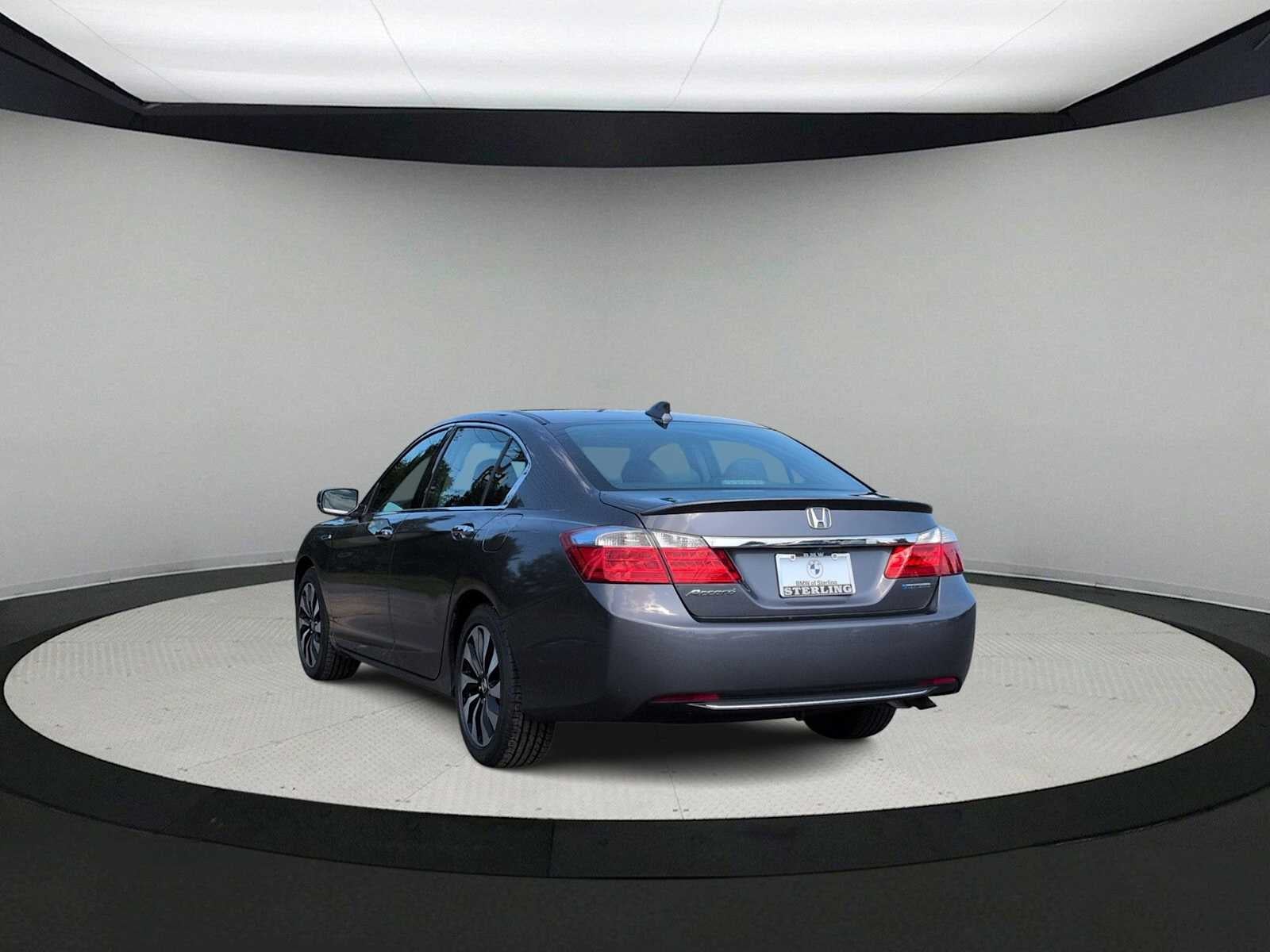 Honda Accord Hybrid de 4 puertas, berlina, 2015