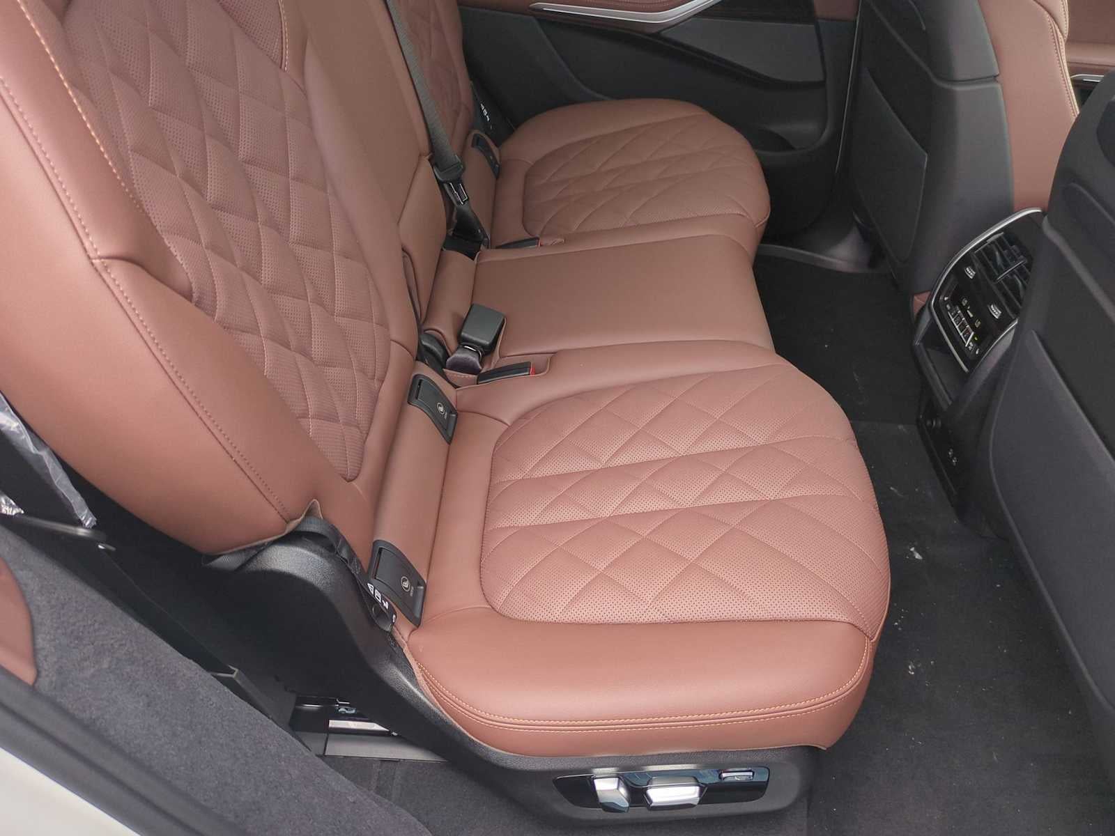 2026 BMW X7 xDrive40i xDrive40i