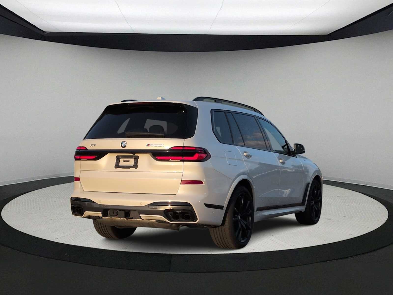 BMW X7 M60i 2024