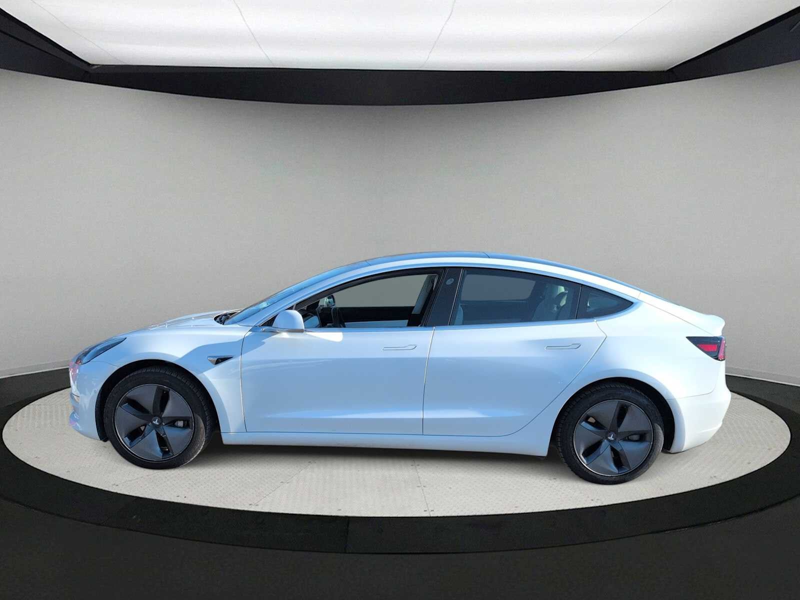 Tesla Model 3 Standard Range Plus 2019