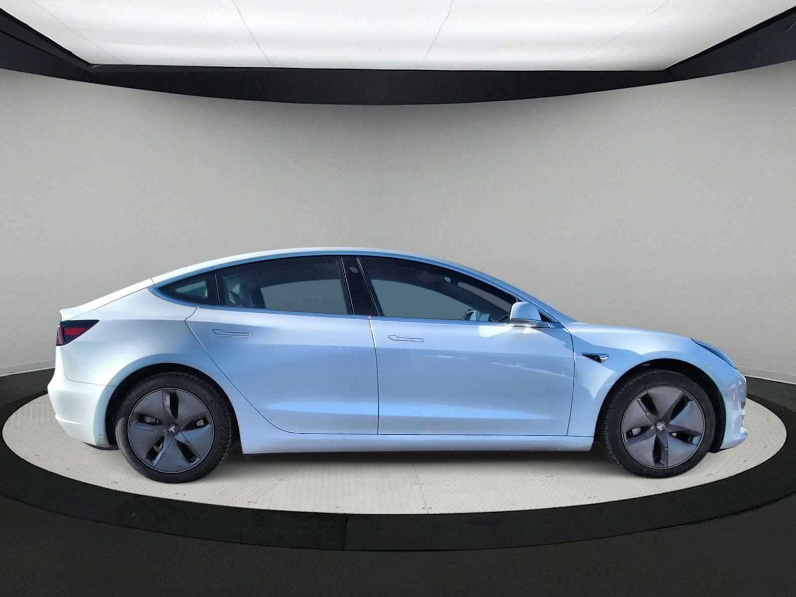 Tesla Model 3 Standard Range Plus 2019
