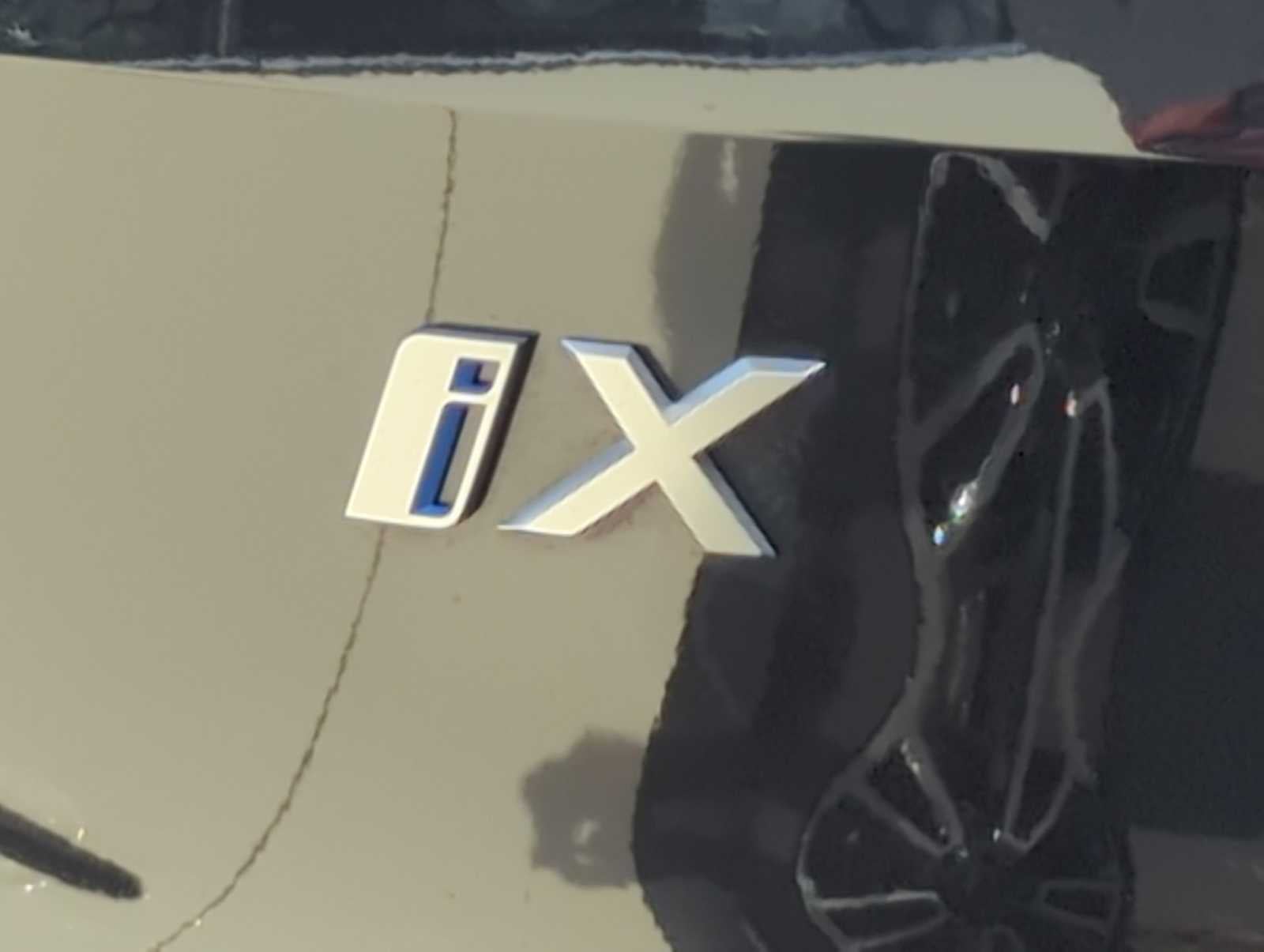 2025 BMW iX xDrive50