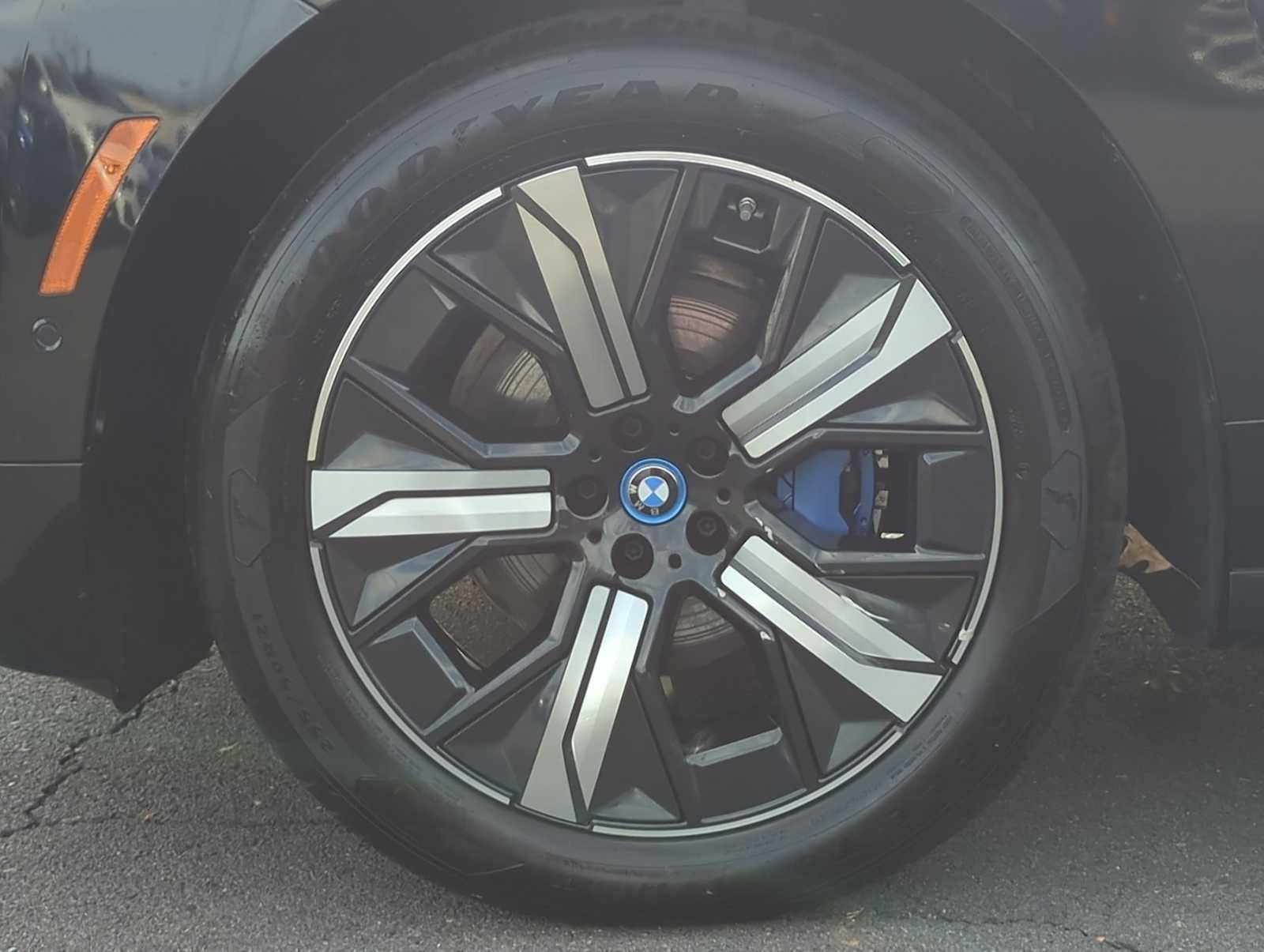 2025 BMW iX xDrive50