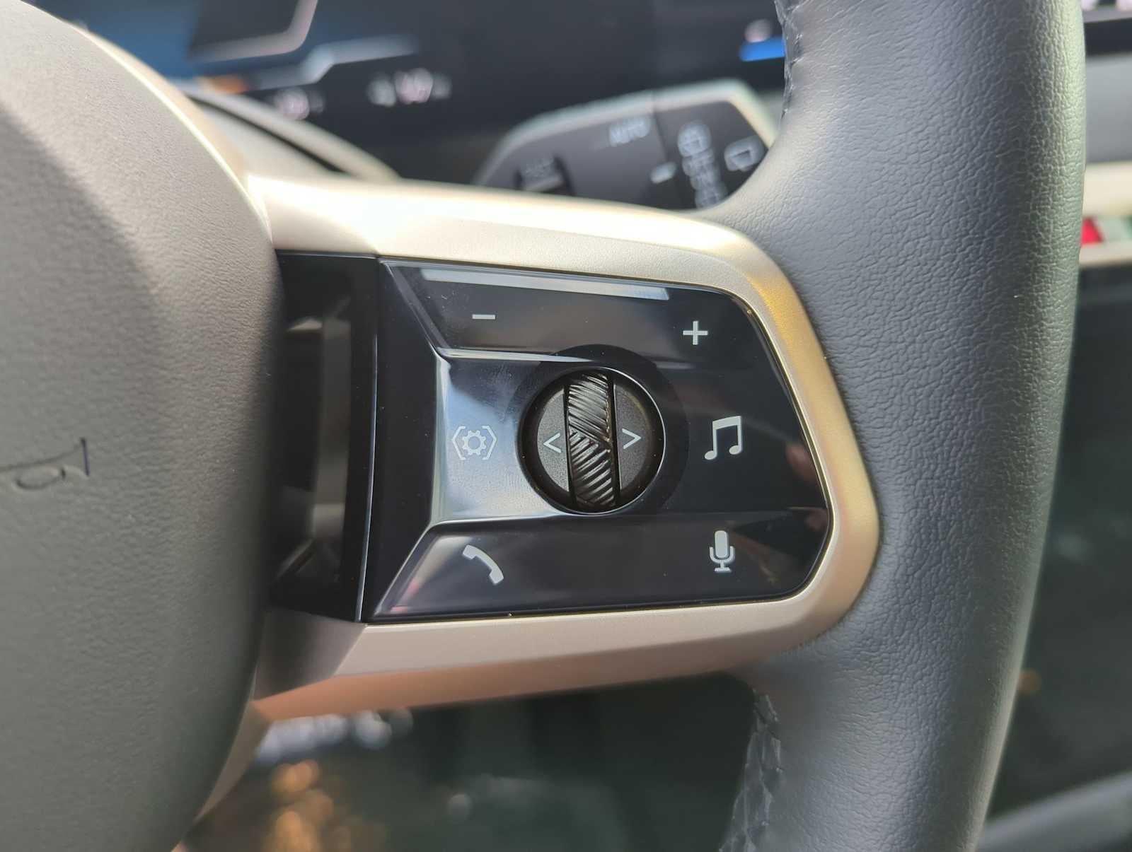 2025 BMW iX xDrive50