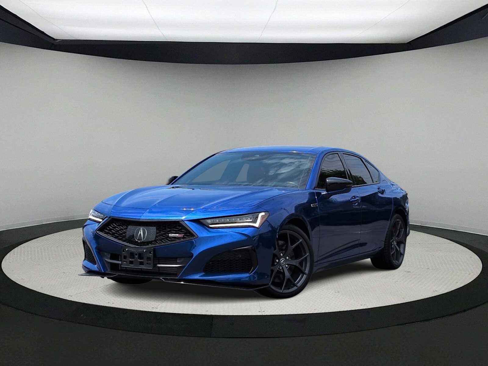 Acura TLX Type S 2023 con neumáticos de alto rendimiento