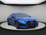 Acura TLX Type S 2023 con neumáticos de alto rendimiento