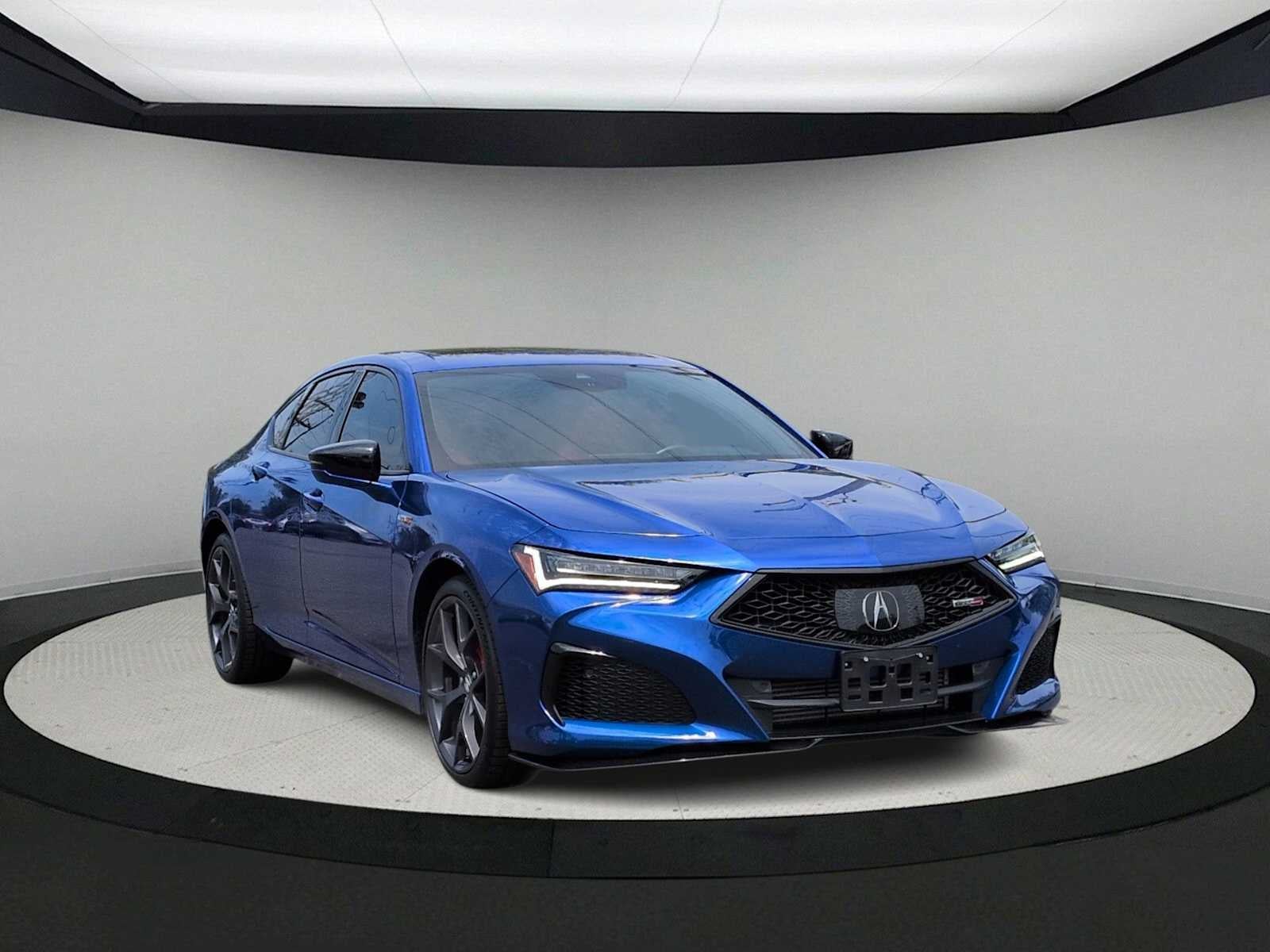Acura TLX Type S 2023 con neumáticos de alto rendimiento