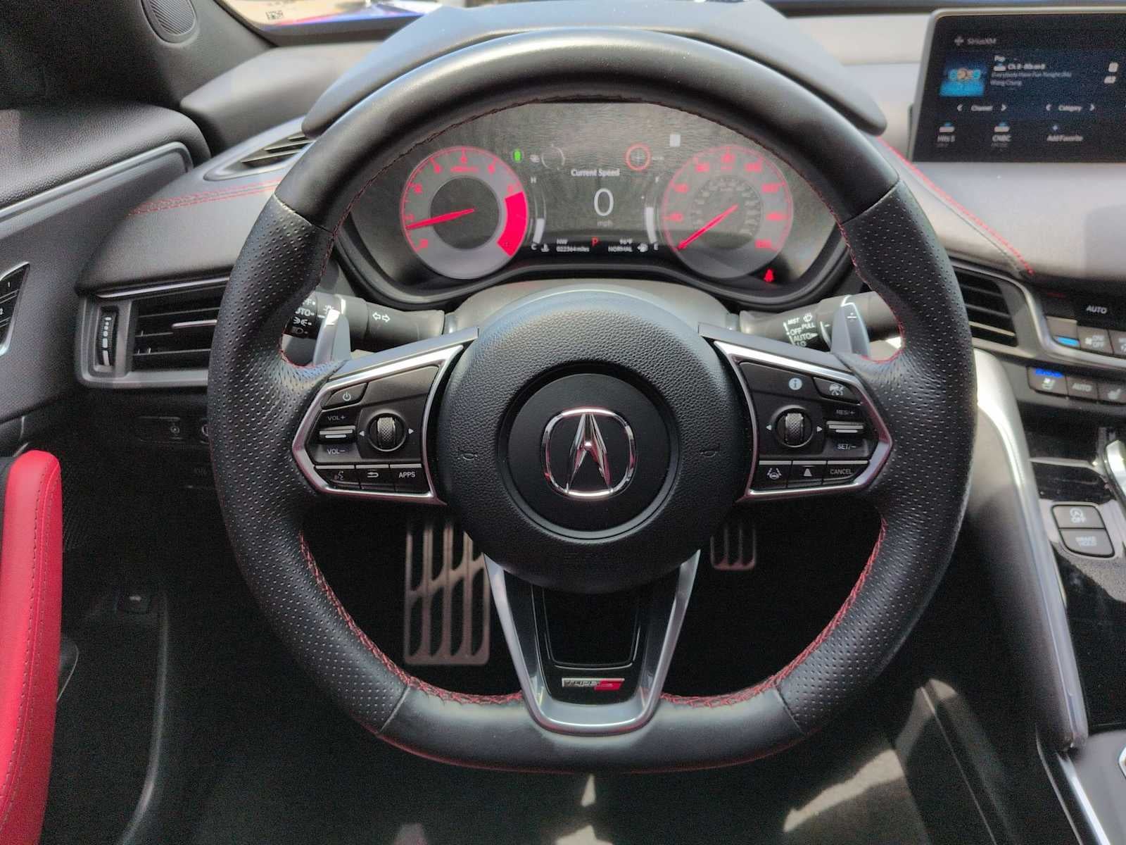 Acura TLX Type S 2023 con neumáticos de alto rendimiento
