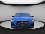 Acura TLX Type S 2023 con neumáticos de alto rendimiento