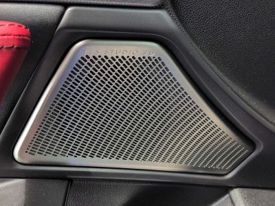 Acura TLX Type S 2023 con neumáticos de alto rendimiento