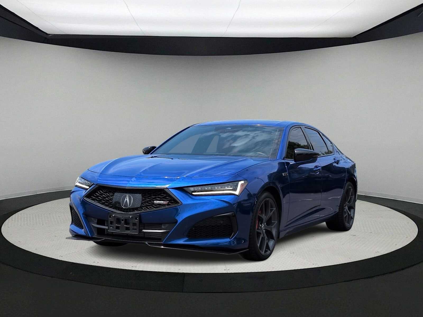 Acura TLX Type S 2023 con neumáticos de alto rendimiento