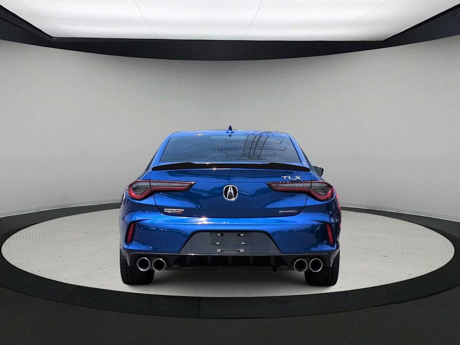 Acura TLX Type S 2023 con neumáticos de alto rendimiento