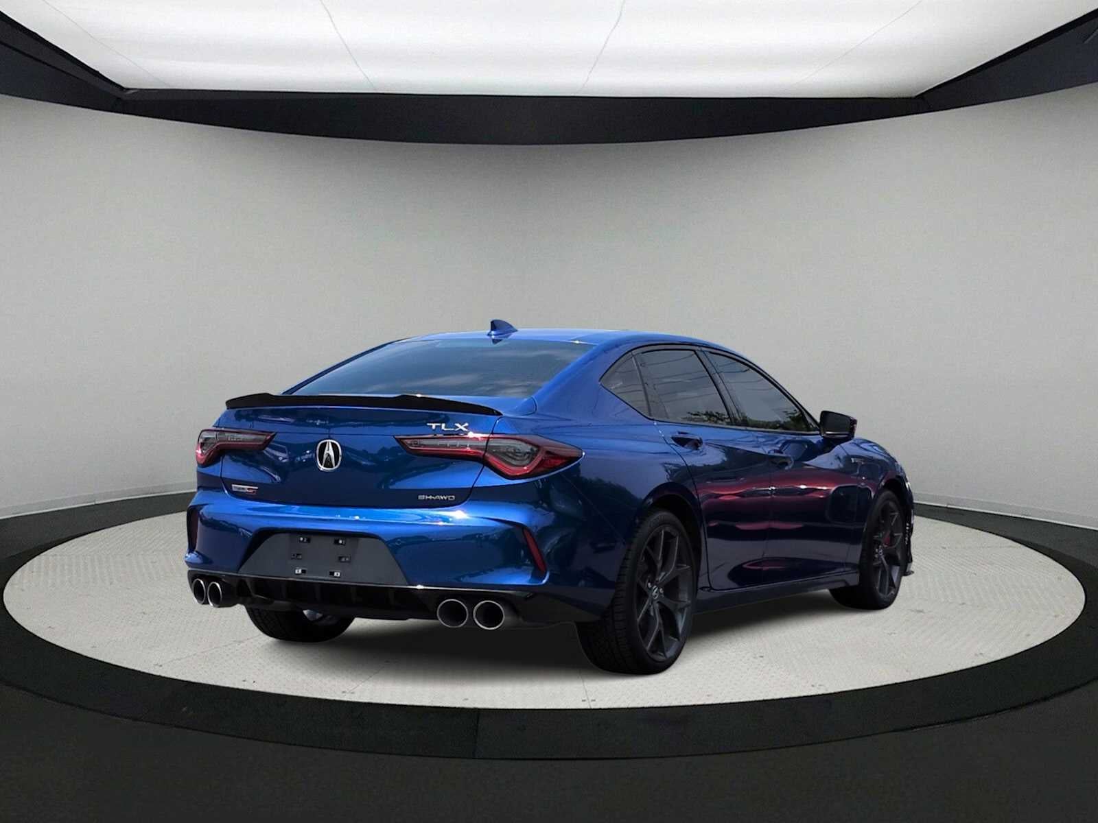 Acura TLX Type S 2023 con neumáticos de alto rendimiento