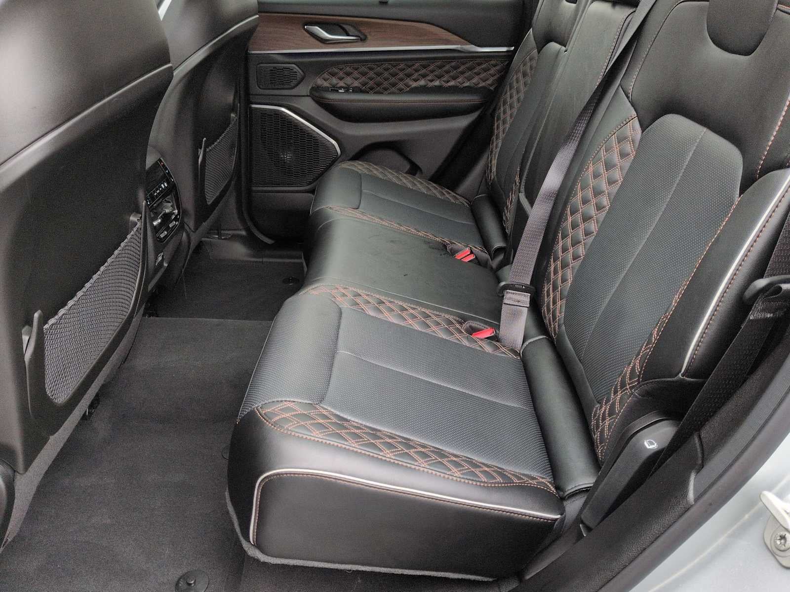 Jeep Grand Cherokee Summit 2024