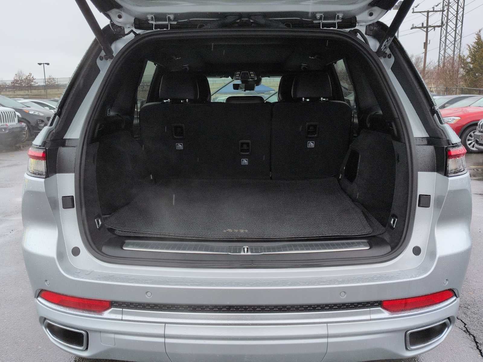 Jeep Grand Cherokee Summit 2024