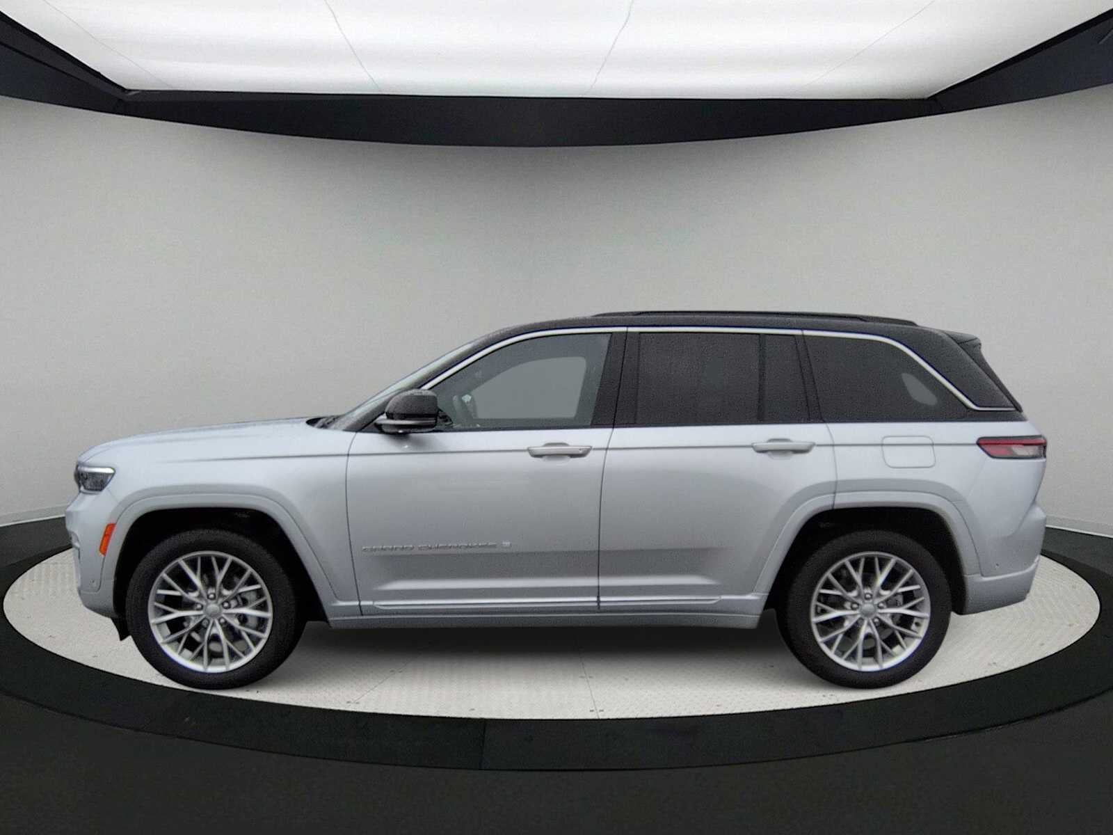 Jeep Grand Cherokee Summit 2024