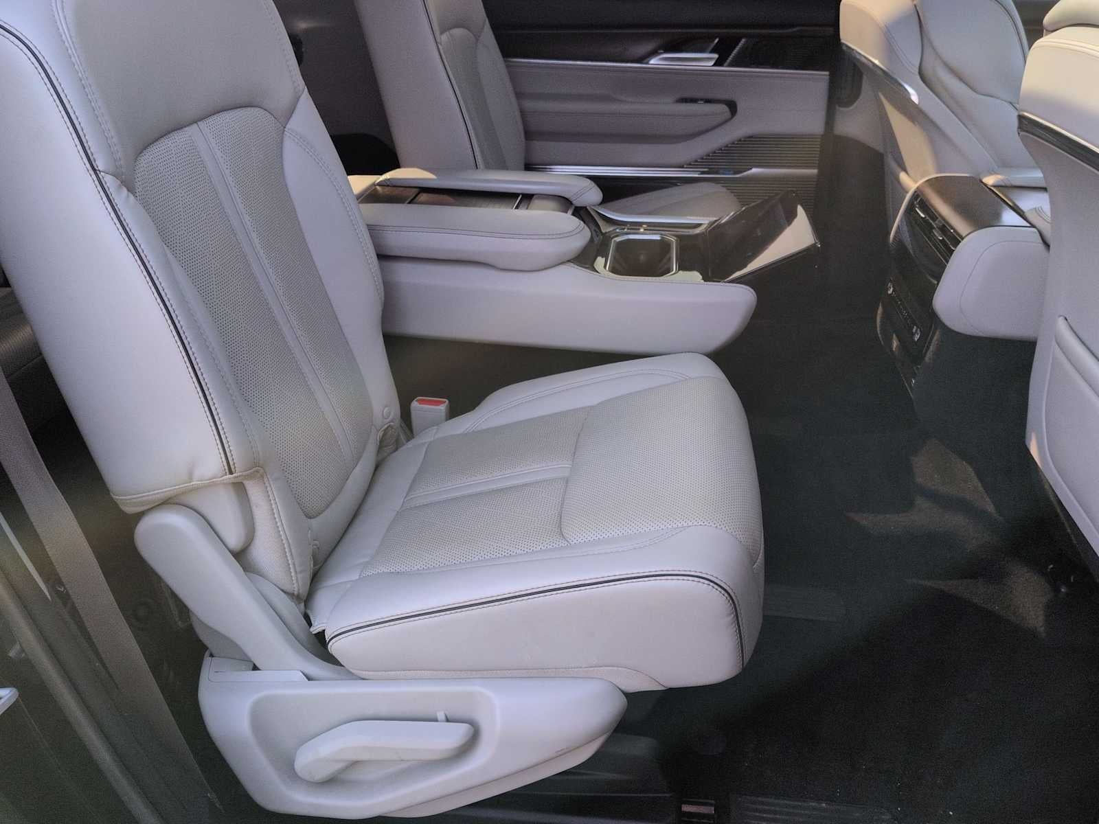 Jeep Grand Wagoneer Serie II 2023