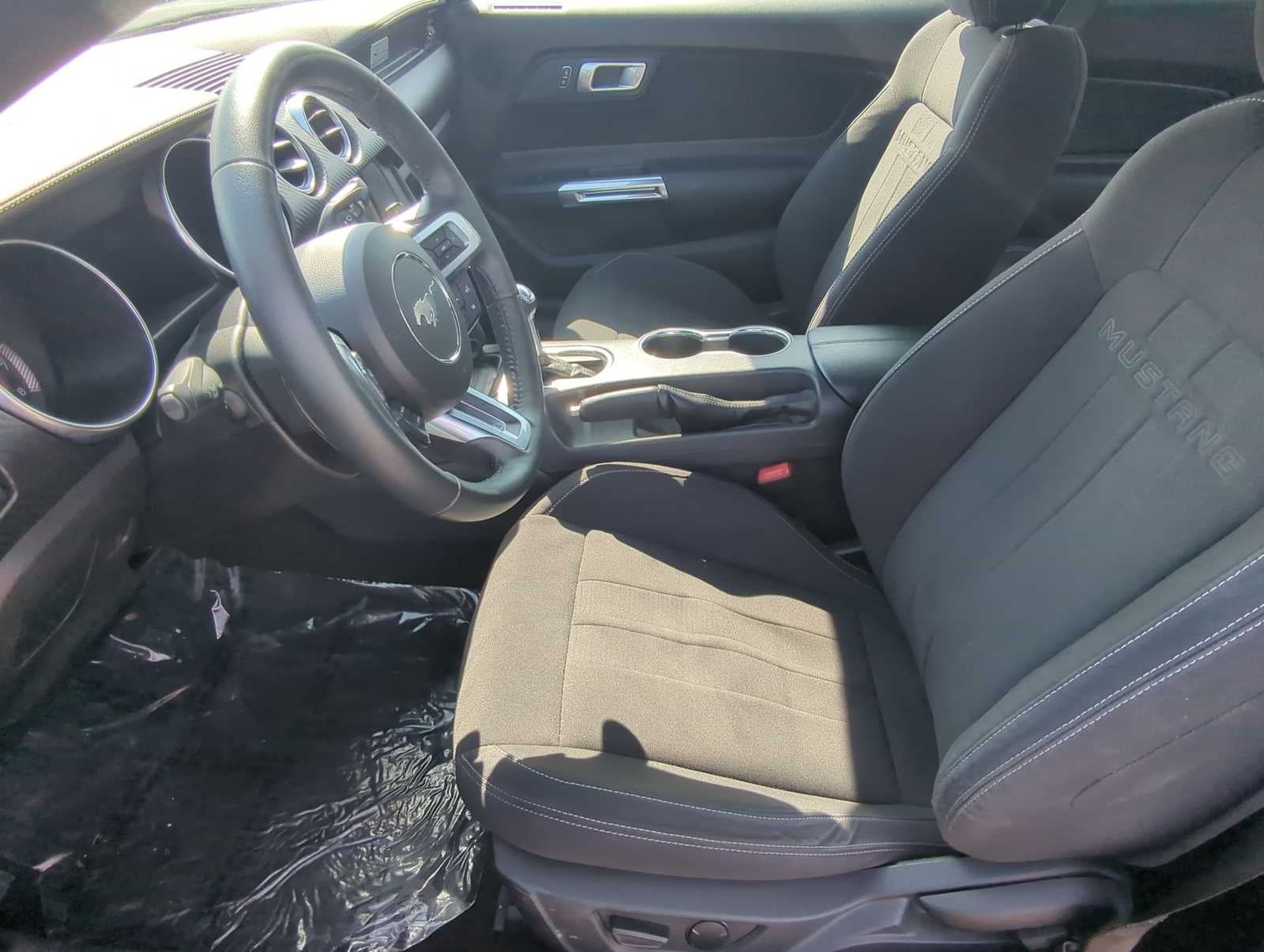 Ford Mustang EcoBoost 2021