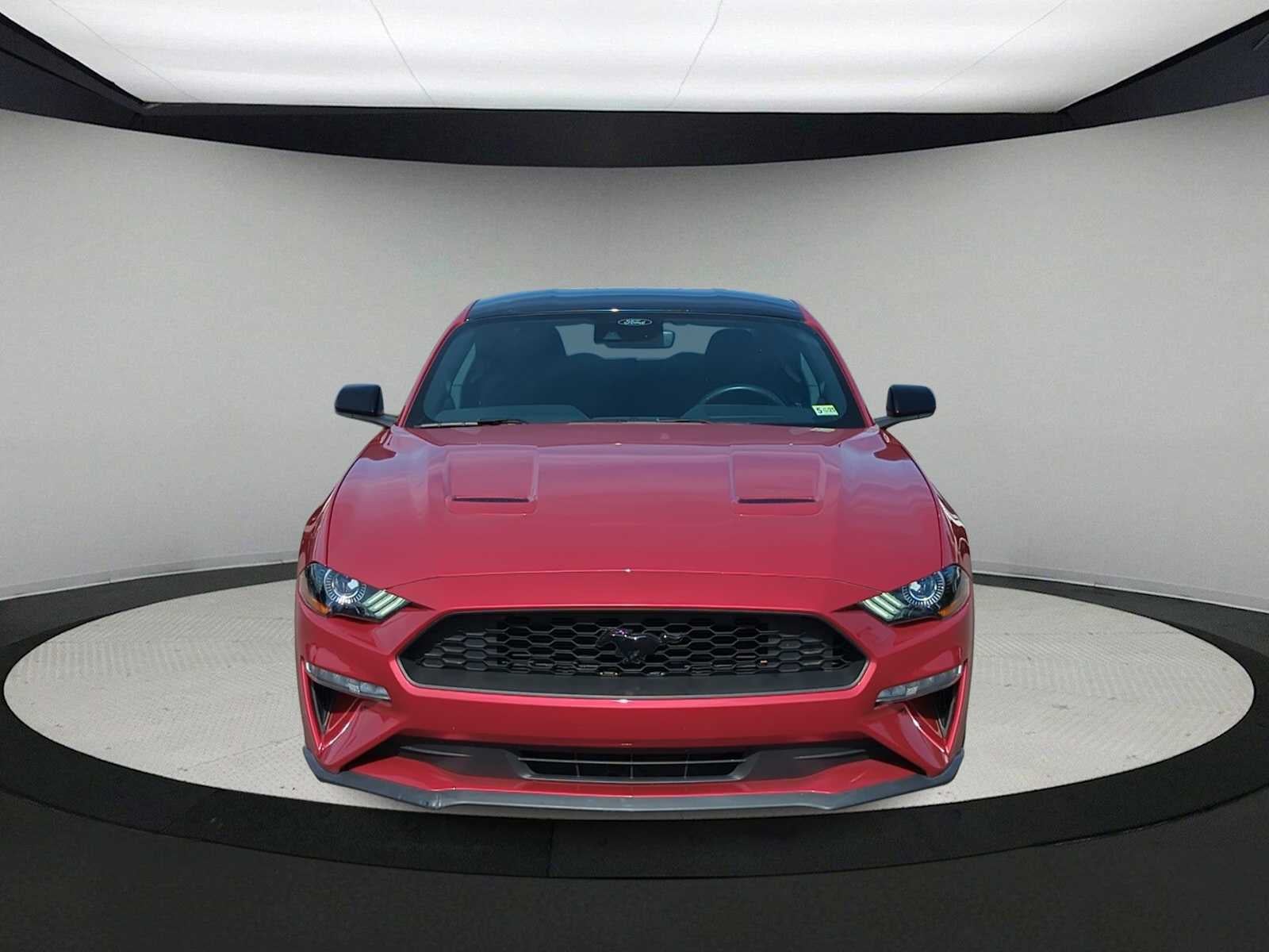 Ford Mustang EcoBoost 2021