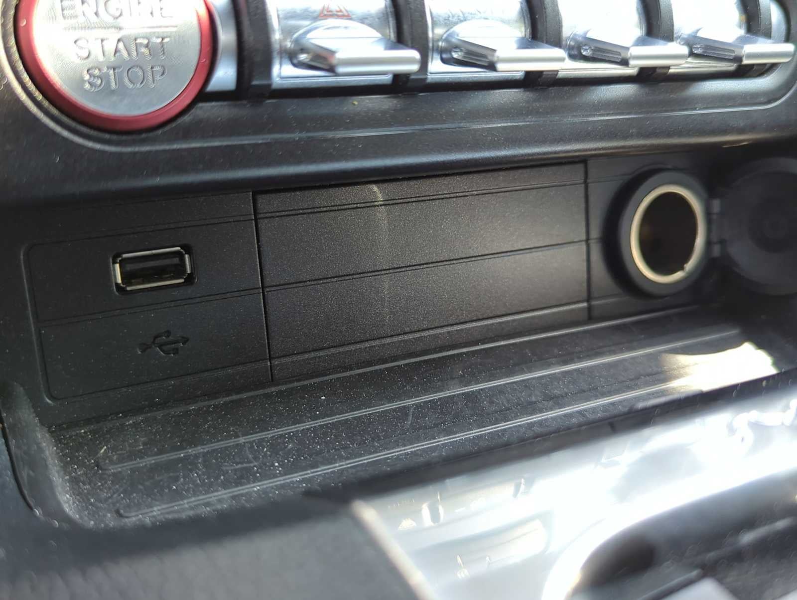 Ford Mustang EcoBoost 2021