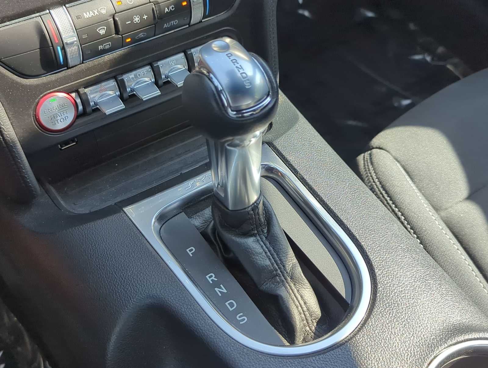 Ford Mustang EcoBoost 2021