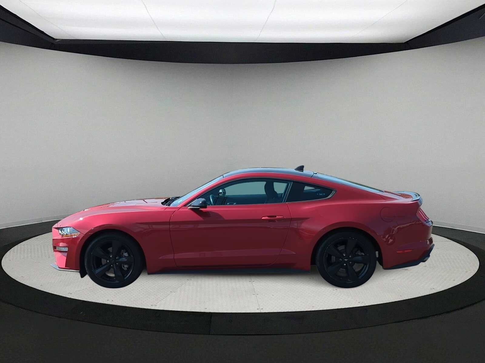Ford Mustang EcoBoost 2021