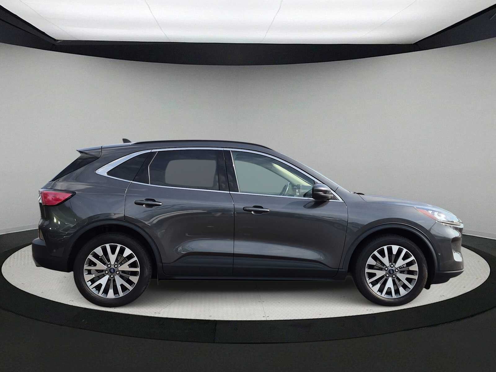 Ford Escape Titanium Hybrid 2020