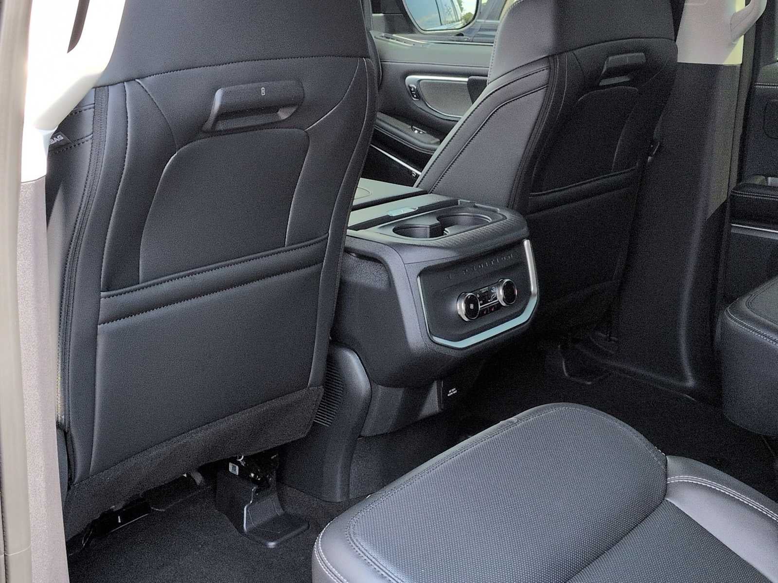Ford Expedition Platinum 2025