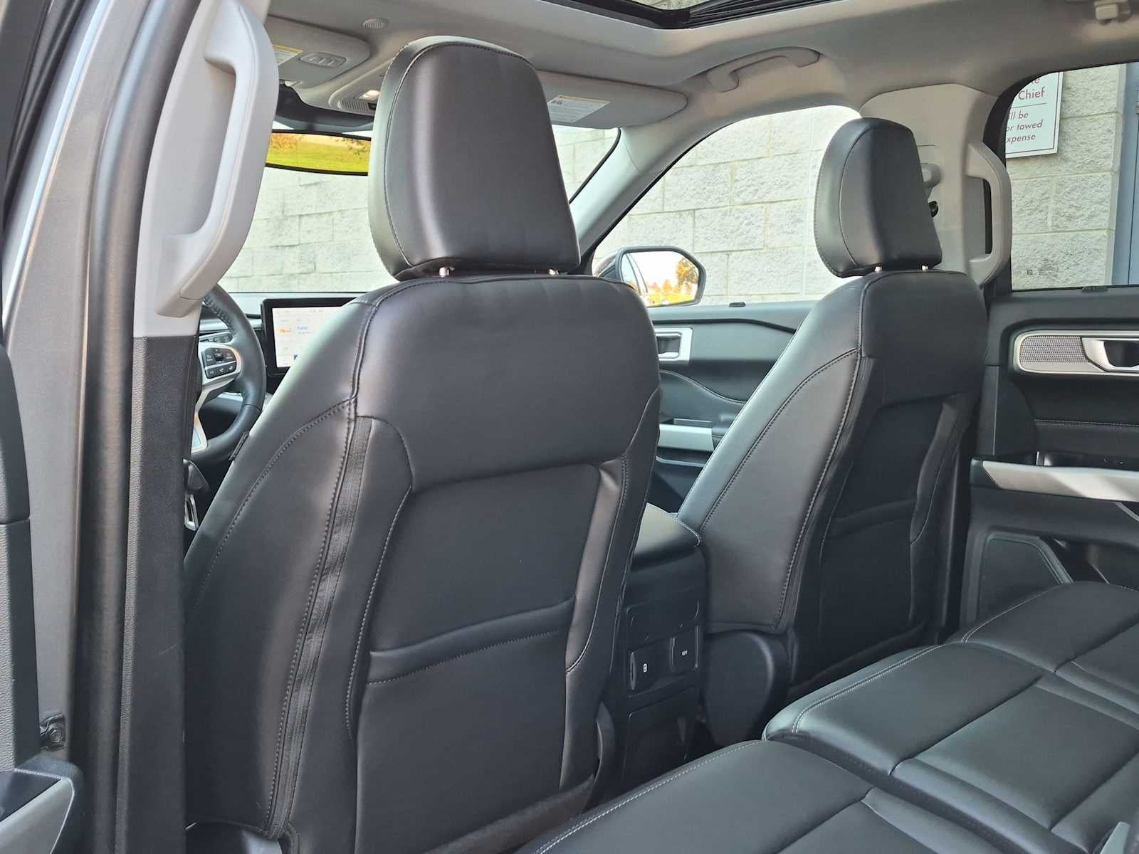 Ford Explorer XLT 2023