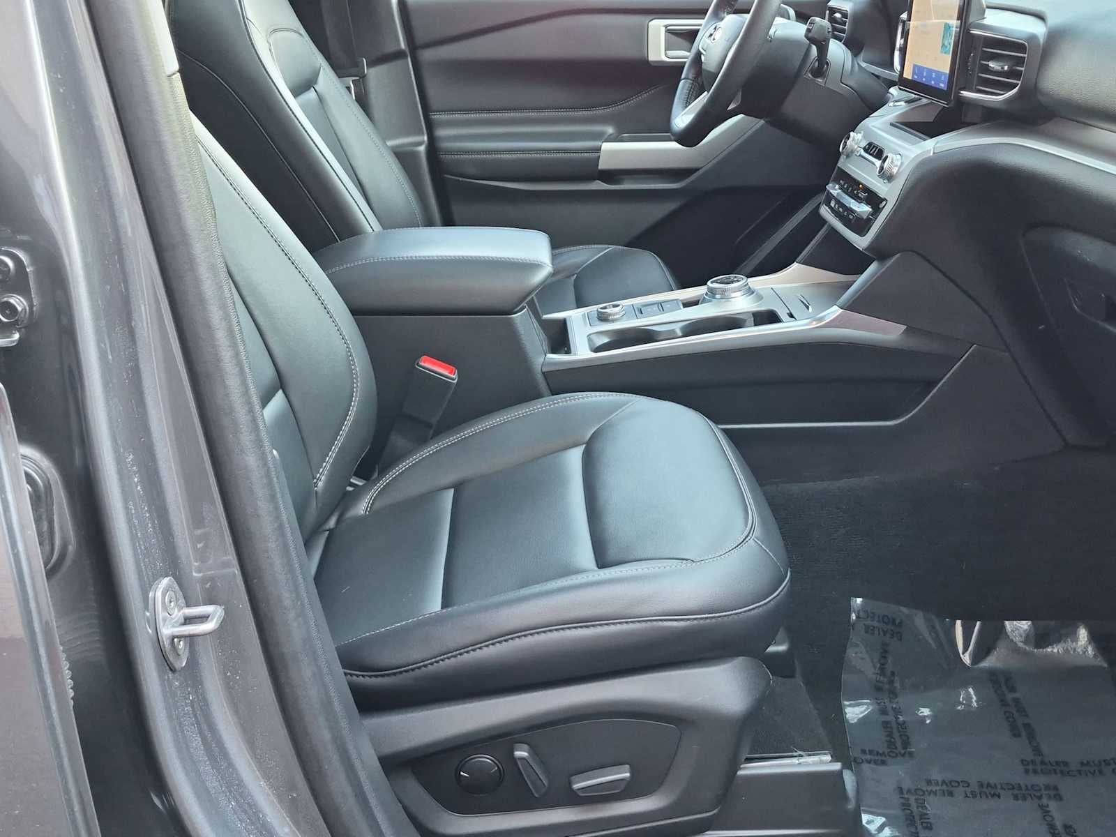 Ford Explorer XLT 2023