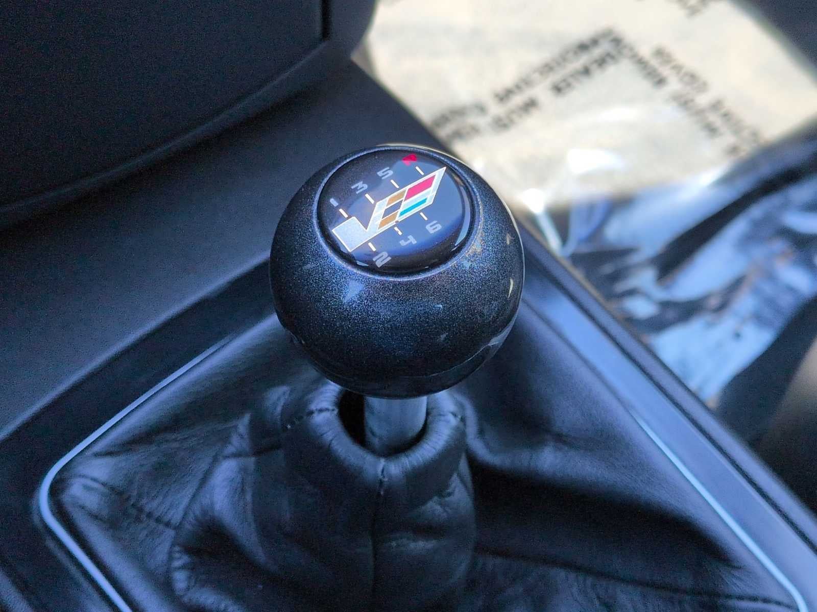 Cadillac Serie V 4 puertas sedán 2004