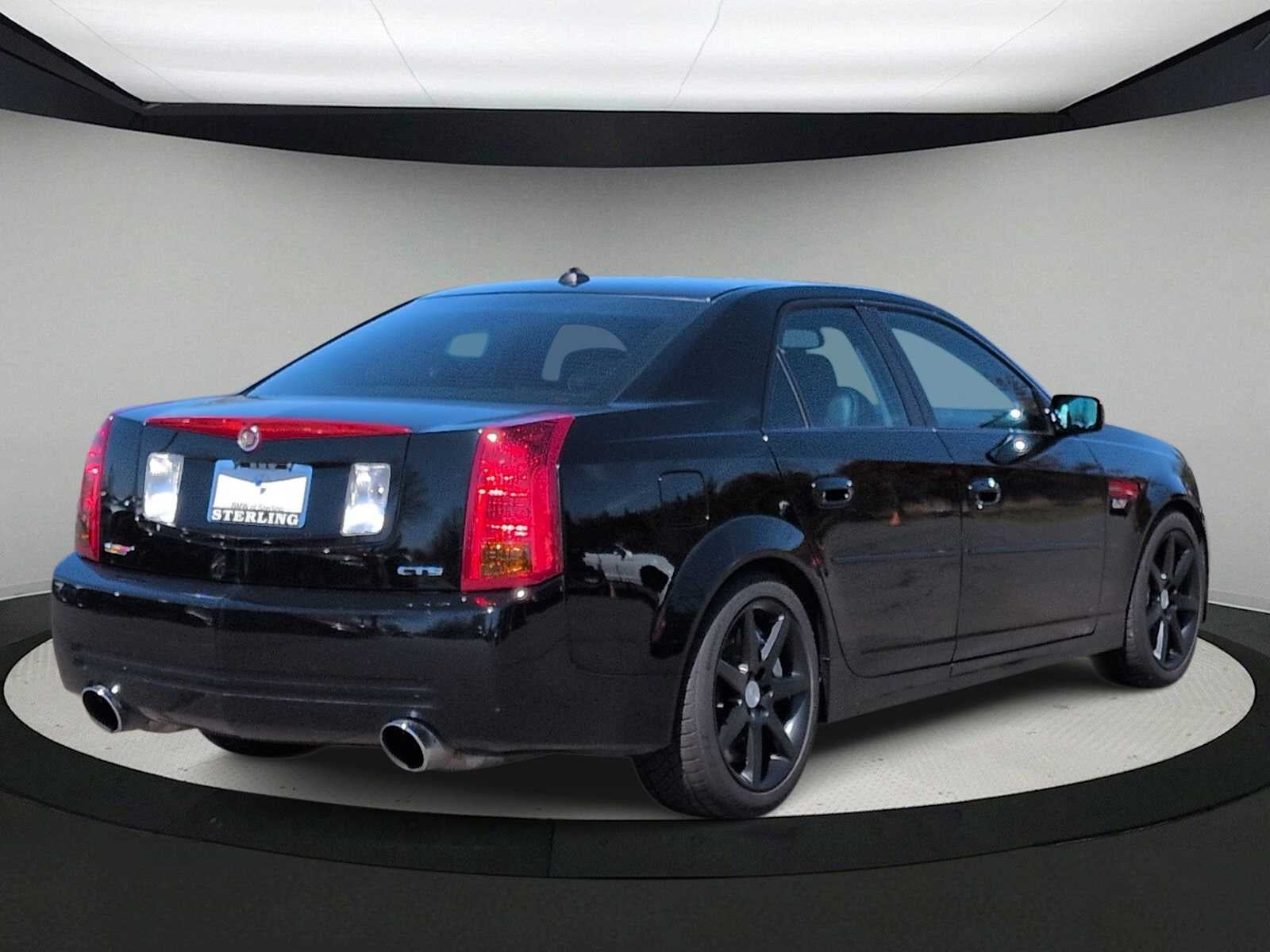 Cadillac Serie V 4 puertas sedán 2004