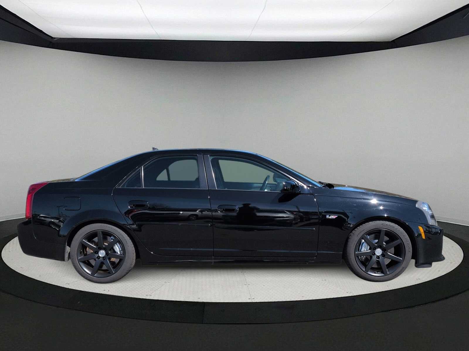 Cadillac Serie V 4 puertas sedán 2004