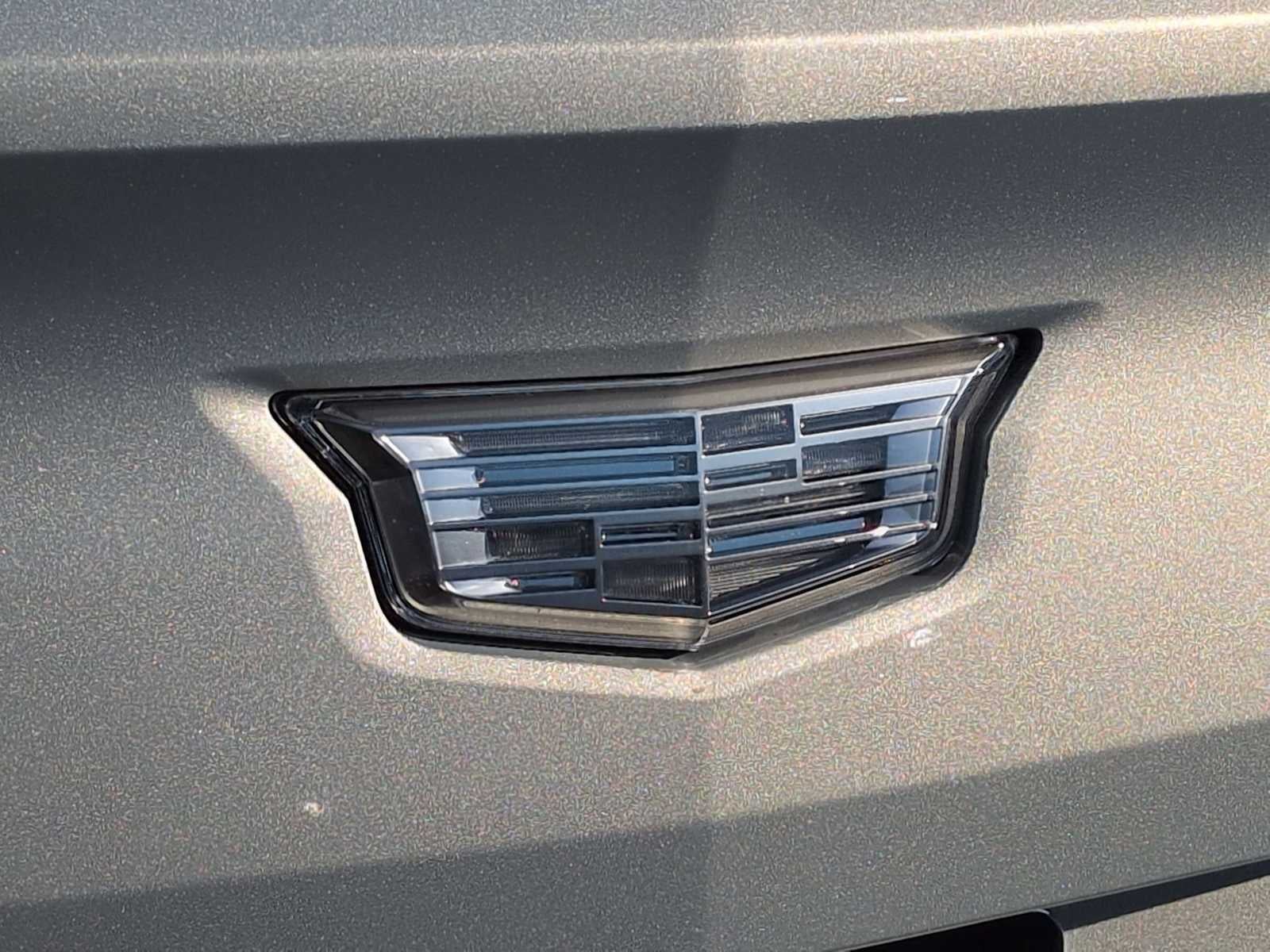 2025 Cadillac ESCALADE IQ Lujo 2