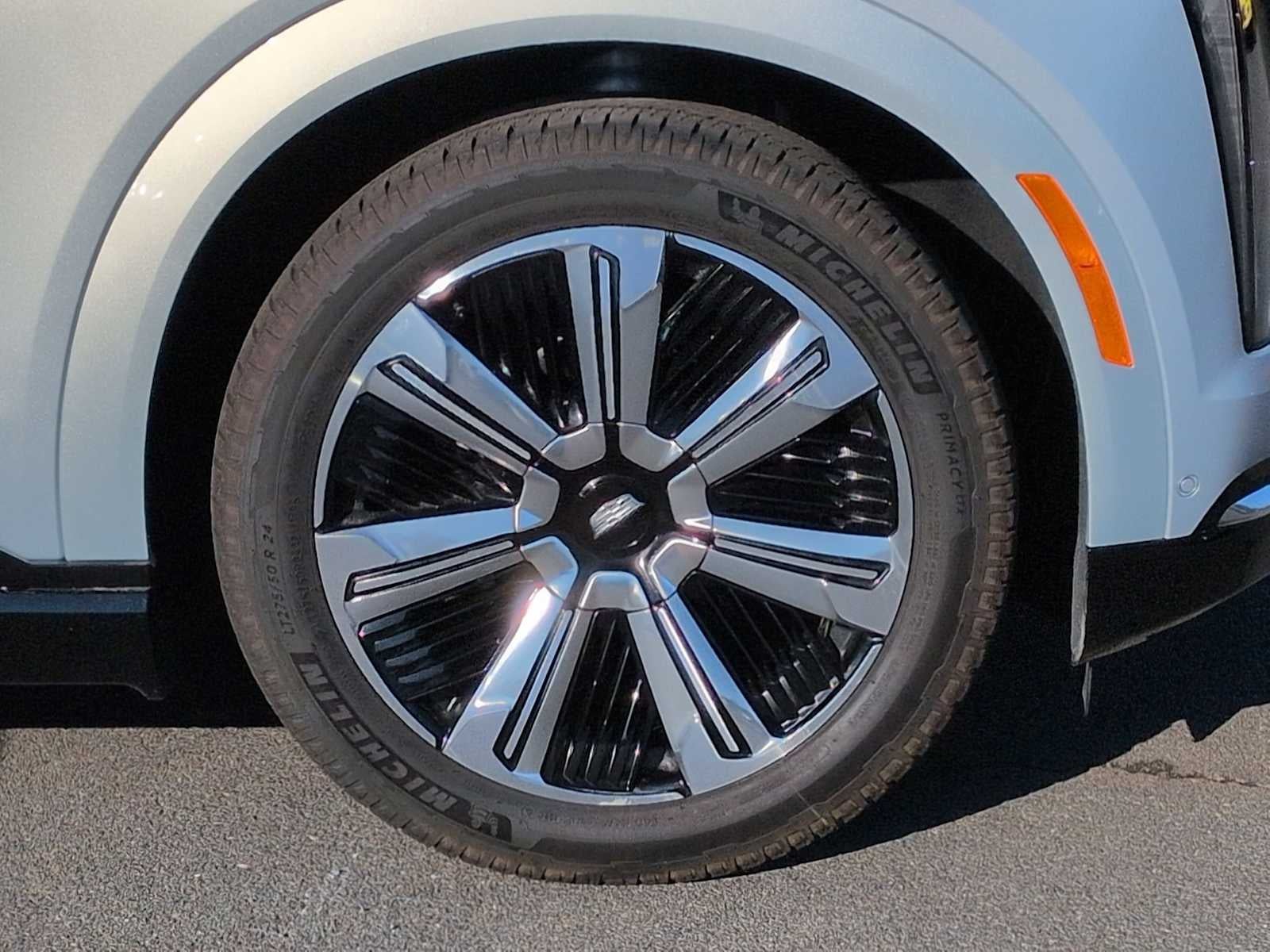 2025 Cadillac ESCALADE IQ Lujo 2