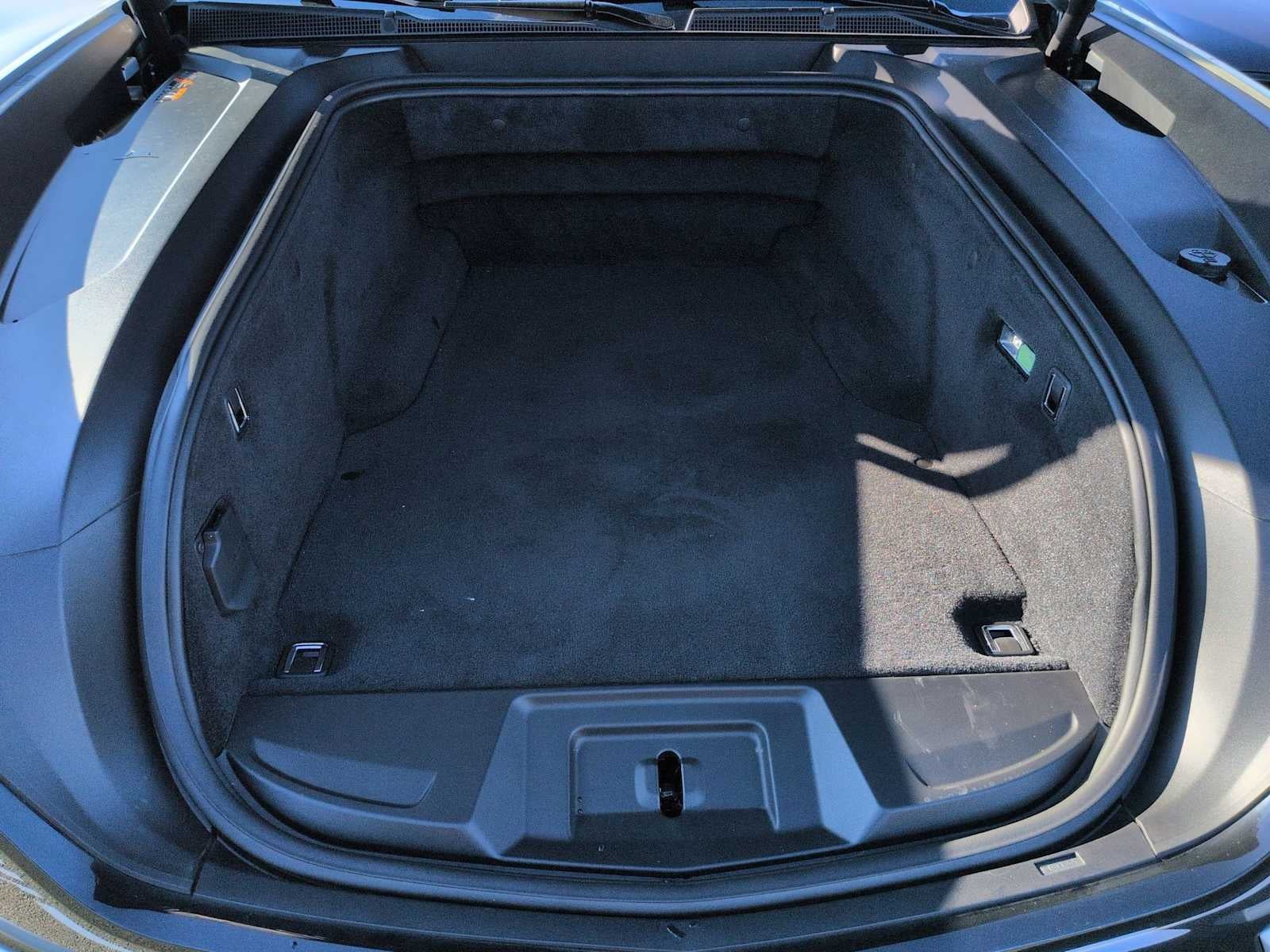 2025 Cadillac ESCALADE IQ Lujo 2