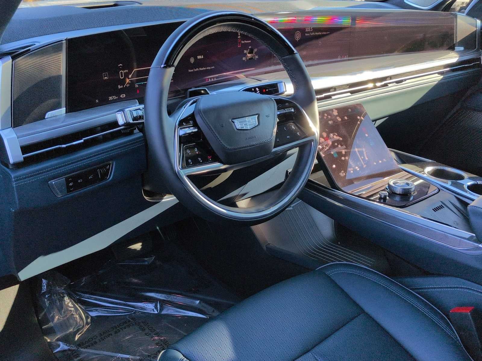 2025 Cadillac ESCALADE IQ Lujo 2