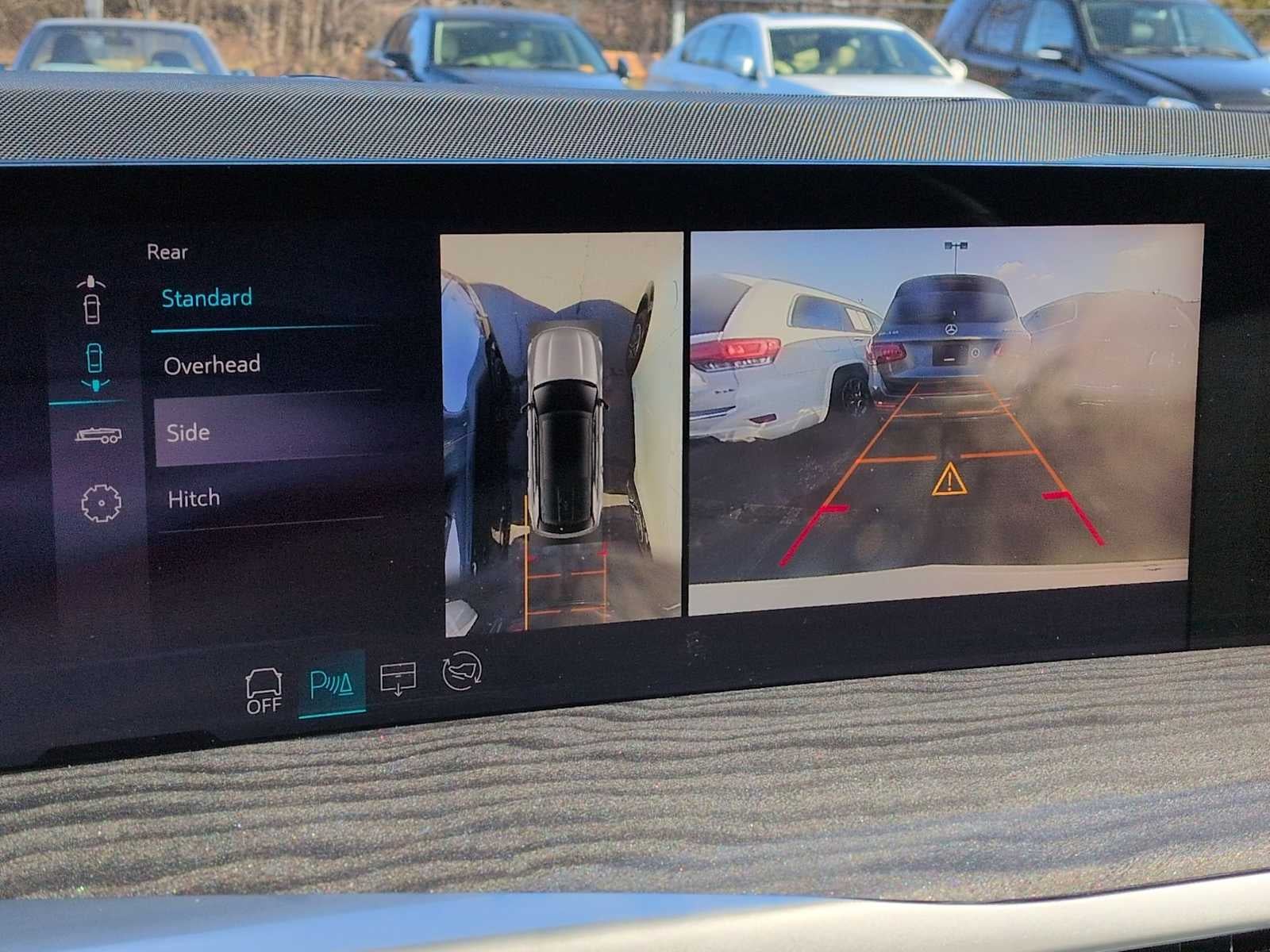 2025 Cadillac ESCALADE IQ Lujo 2