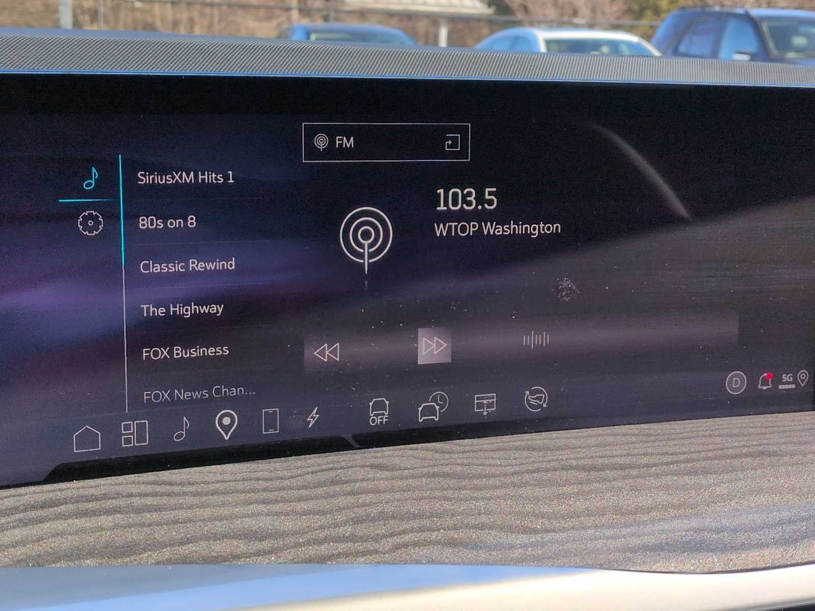 2025 Cadillac ESCALADE IQ Lujo 2