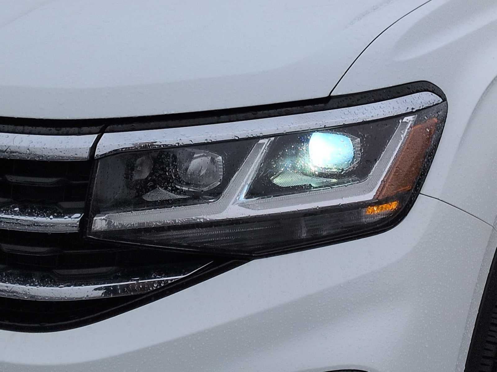 Volkswagen Atlas Cross Sport 3.6L V6 SEL Premium R-Line 2021