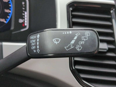 Volkswagen Atlas Cross Sport 3.6L V6 SEL Premium R-Line 2021