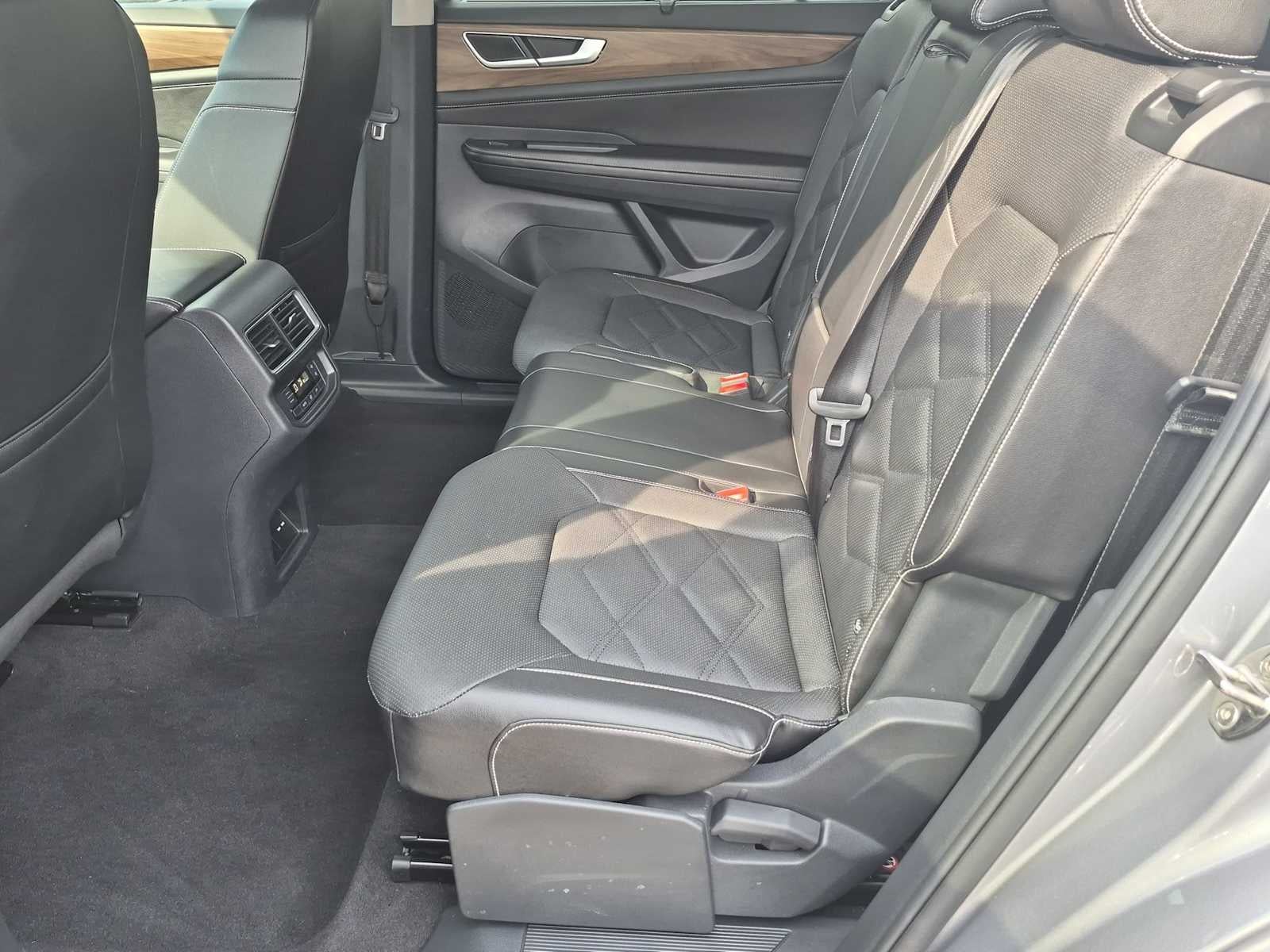 Volkswagen Atlas 2.0T SE con paquete Technology de 2024