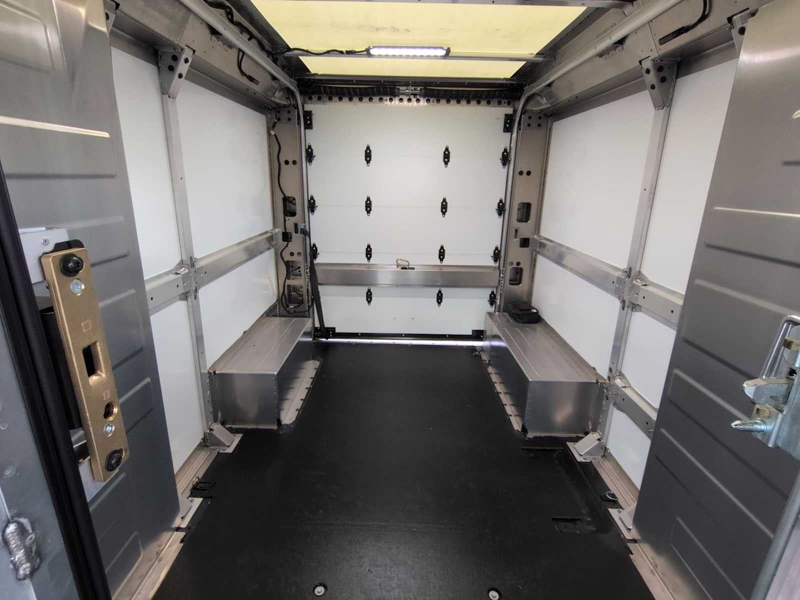 2024 BrightDrop Zevo 400 eAWD 400